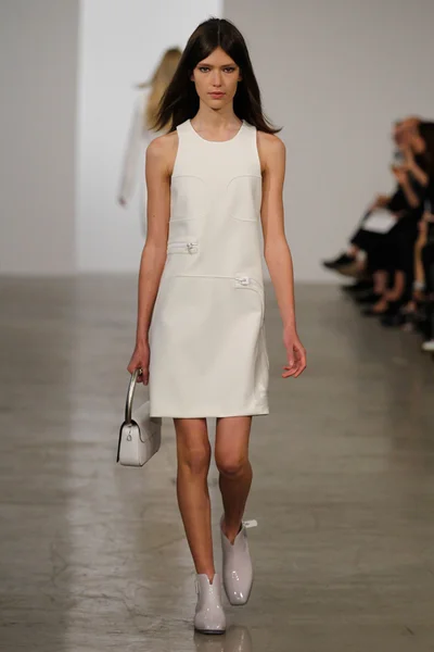 Look 15